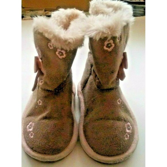 Sketchers little Girl Size 5 Snow Boots Pink embroidered Hearts bows fur lined - Picture 2 of 5